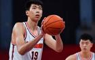 廣東U22男籃挑戰(zhàn)難，徐昕楊溢壓力大，能否勝出待揭曉。