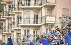 科莫夏窗簽12人，花費(fèi)1.04億歐，莫拉塔加盟。